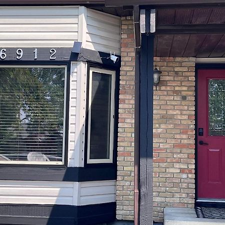 Ferienwohnung Calgary-Banff House Close Lrt&Dt&Free Parking Exterior foto