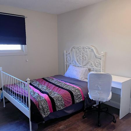 Ferienwohnung Calgary-Banff House Close Lrt&Dt&Free Parking Exterior foto